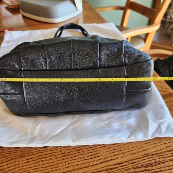 Black Leather Coach - Picture 5 of 9